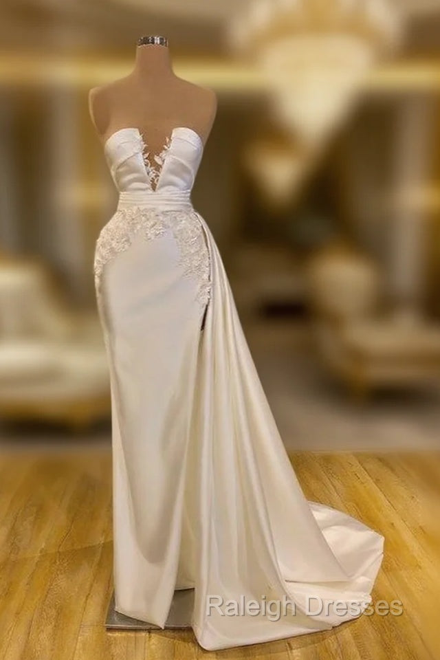 Glamorous Ivory Mermaid Long Prom Dress With Appliques Main image