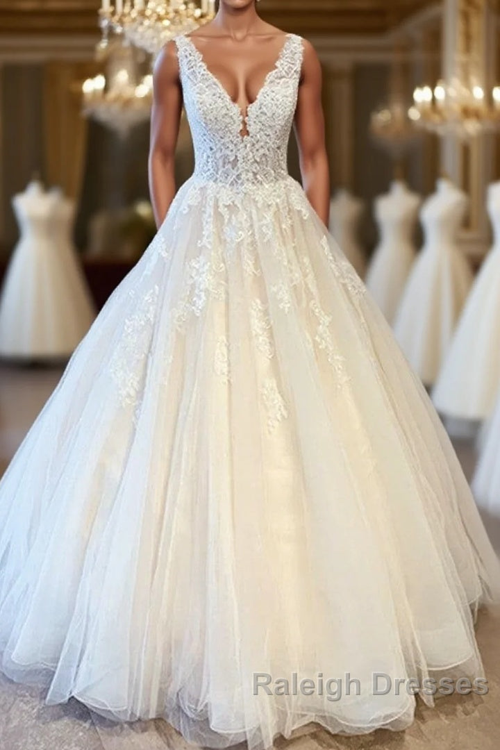 Gorgeous Long A Line Tulle Wedding Dresses With Appliques Lace Main image