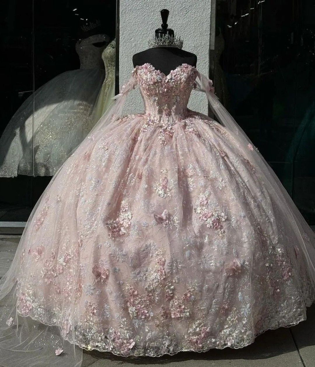 Gorgeous Pink Applique Ball Gown Tulle Lace Off-The-Shoulder Long Quinceanera Dresses Tulle Sweet Birthday Dresses