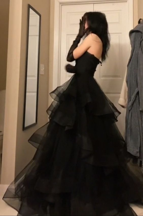 Princess A-Line Sweetheart Neck Black Tiered Tulle Prom Dresses Long Prom Dresses