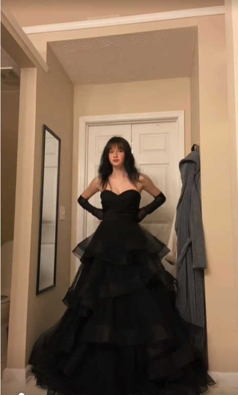 Princess A-Line Sweetheart Neck Black Tiered Tulle Prom Dresses Long Prom Dresses