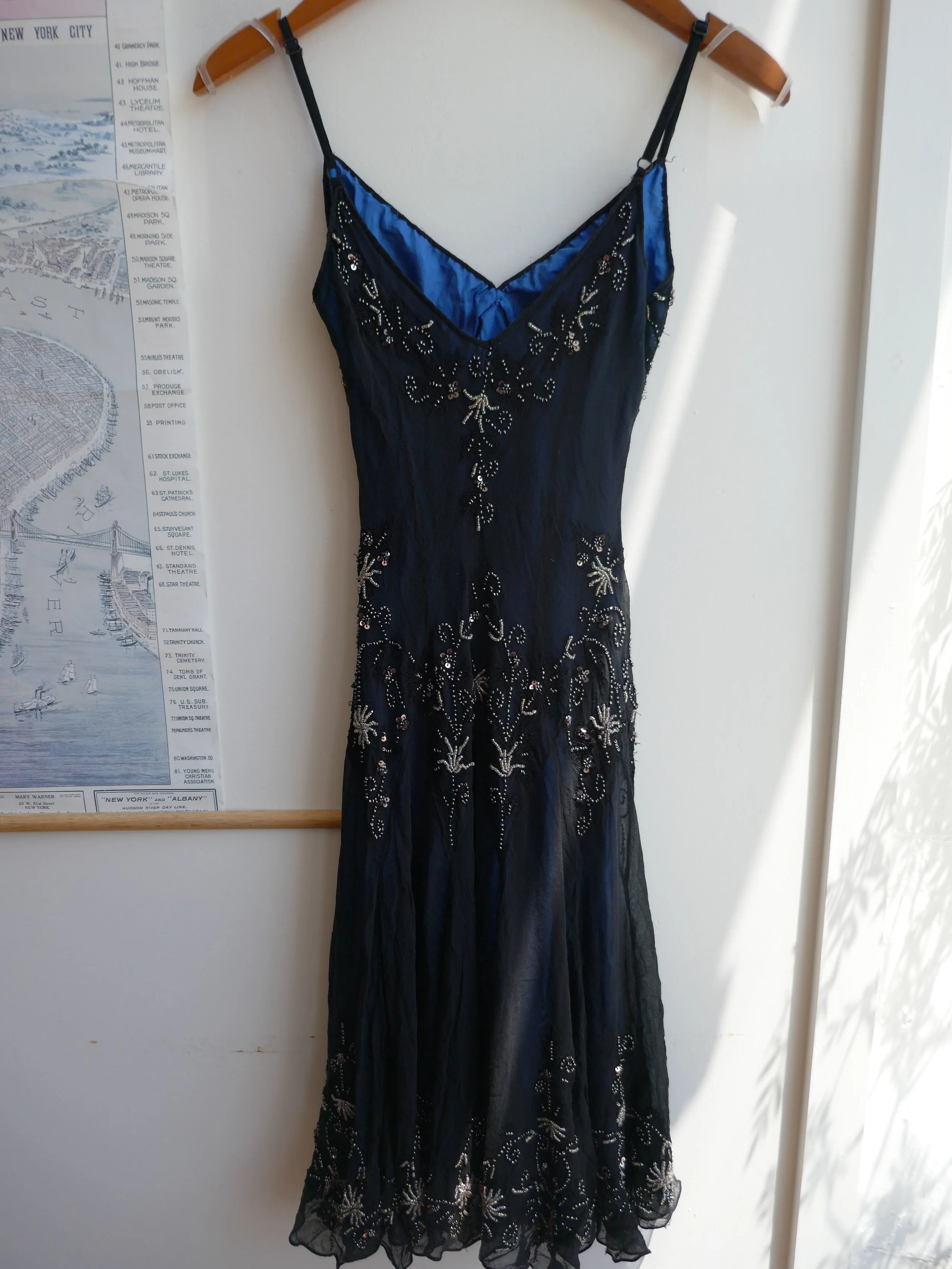 Gorgeous Mermaid Spaghetti Straps Beaded Navy Blue Satin Long Prom Dresses
