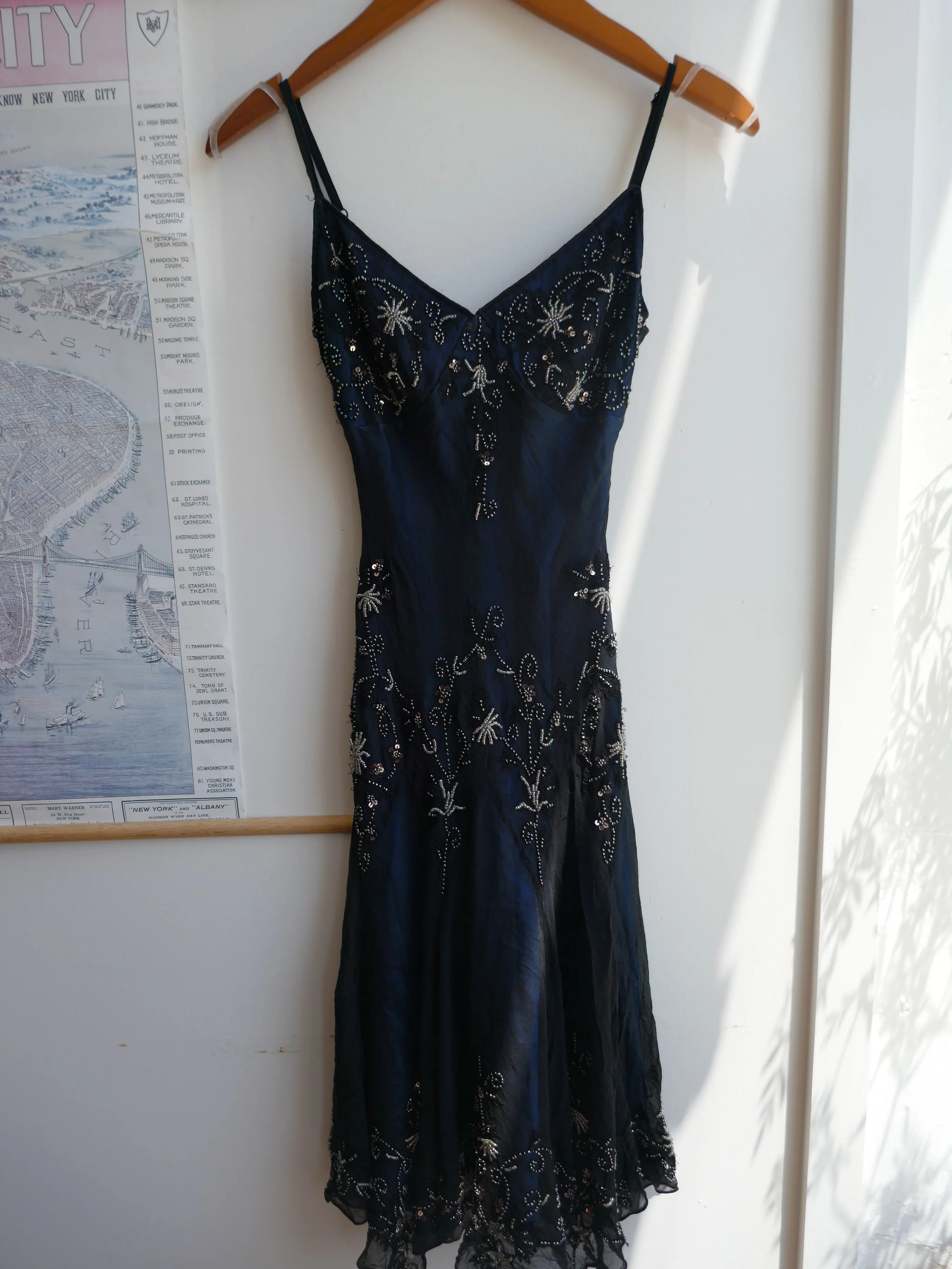 Gorgeous Mermaid Spaghetti Straps Beaded Navy Blue Satin Long Prom Dresses