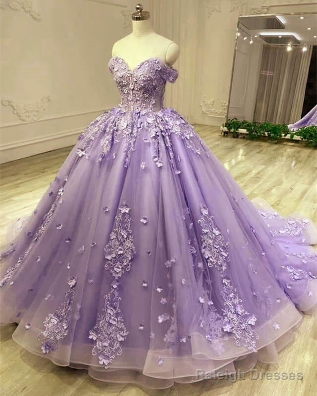 Gorgeous Tulle Purple Quinceanera Dresses 3D Lace Appliques Ball Gowns Dresses