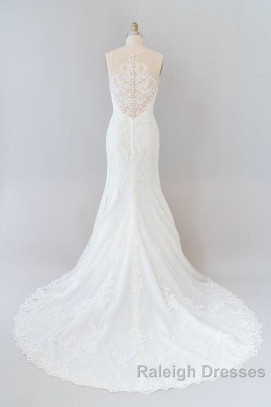 Graceful Illusion Appliques Mermaid Wedding Dresses Secondary image