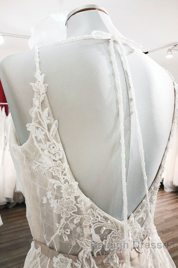 Graceful Long A Line Tulle V Neck Lace Backless Wedding Dress
