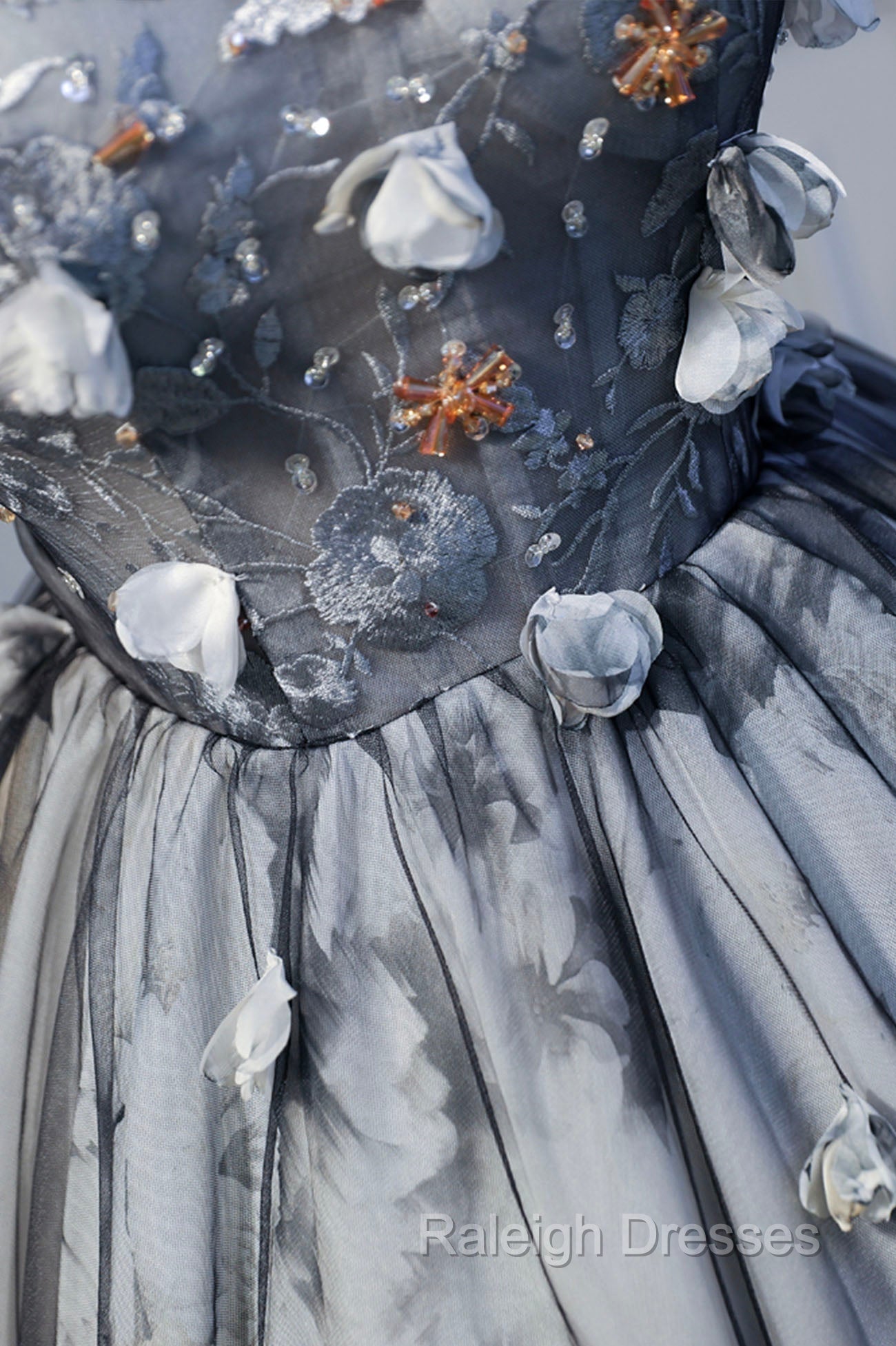 Gray Lace Strapless Short Prom Dress, A-Line Sweetheart Neckline Party Dress