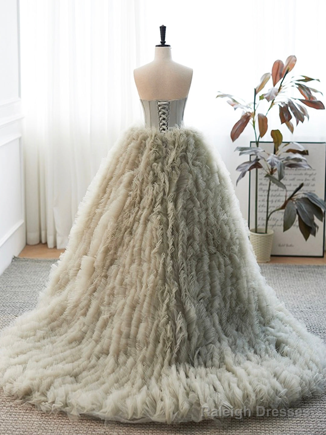 Gray Strapless Tulle Long Prom Dress, Beautiful A-Line Sweetheart Neck Formal Evening Dress