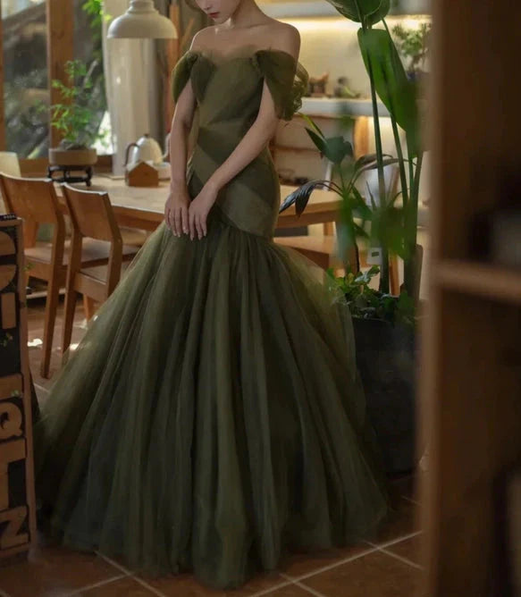 Green Beautiful Elegant Long Tulle Off-Shoulder Ball Gown Evening Dress