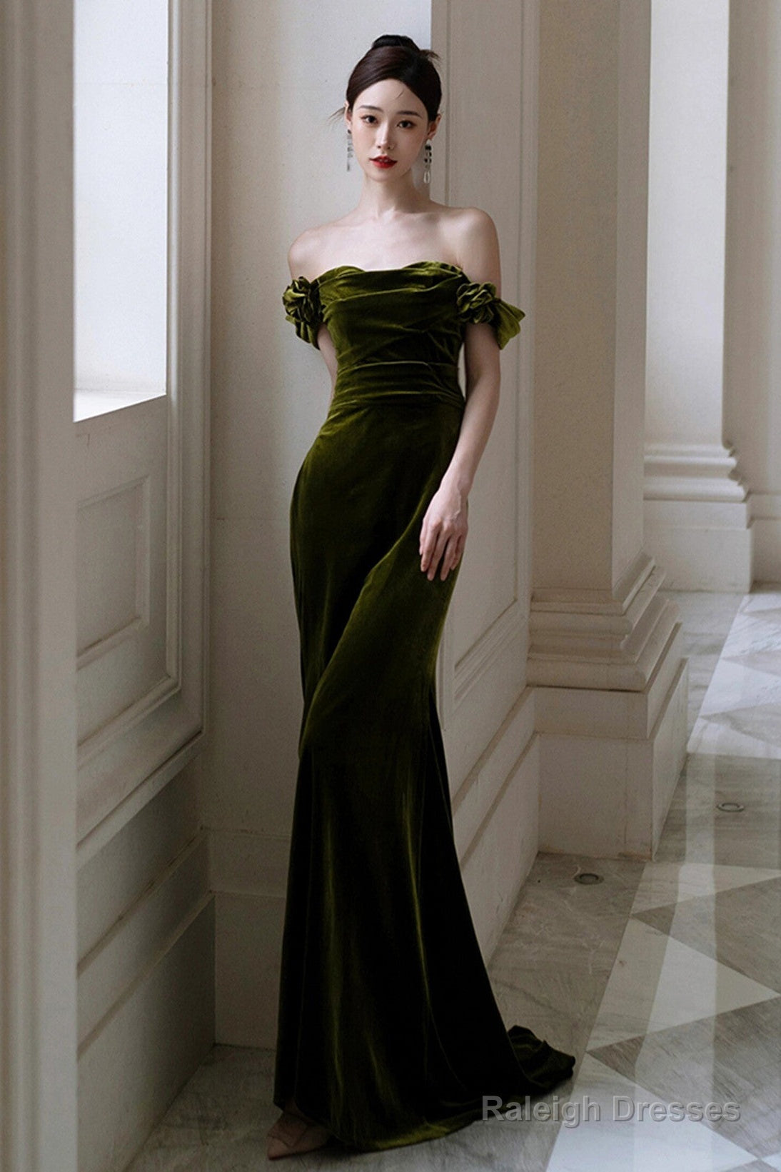 Green Mermaid Sweetheart Off Shoulder Formal Dress, Green Velvet Prom Dress Main image