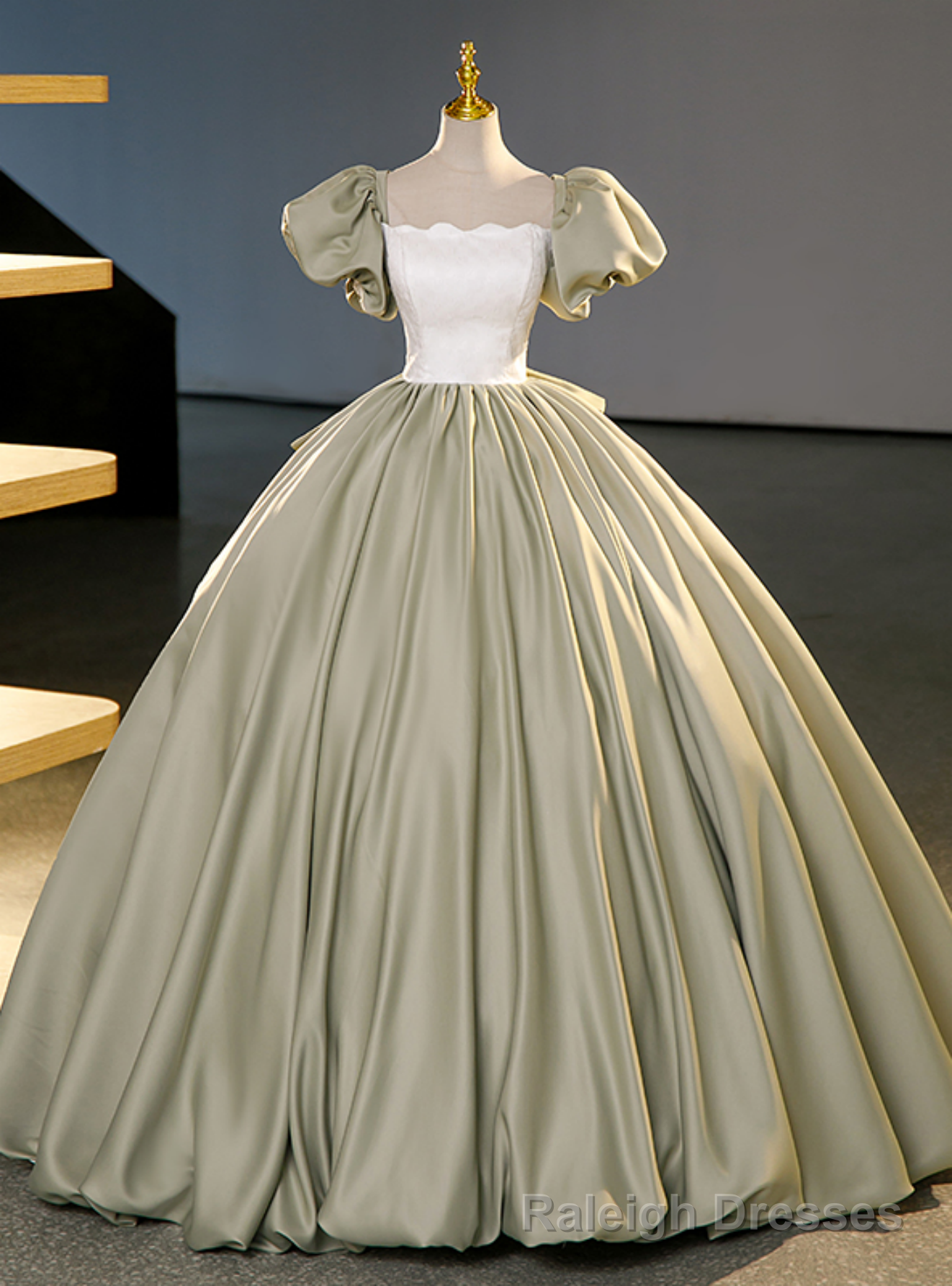 Green Satin Puff Sleeve Bow Quinceanera Dress Main image