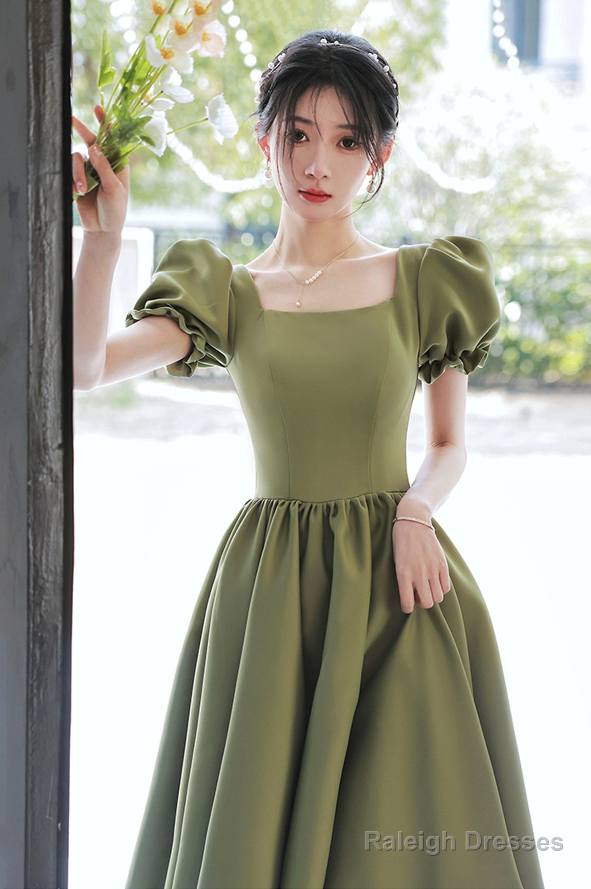Green Satin Short A-Line Prom Dresses Cute Short Sleeve Homecoming Dresses