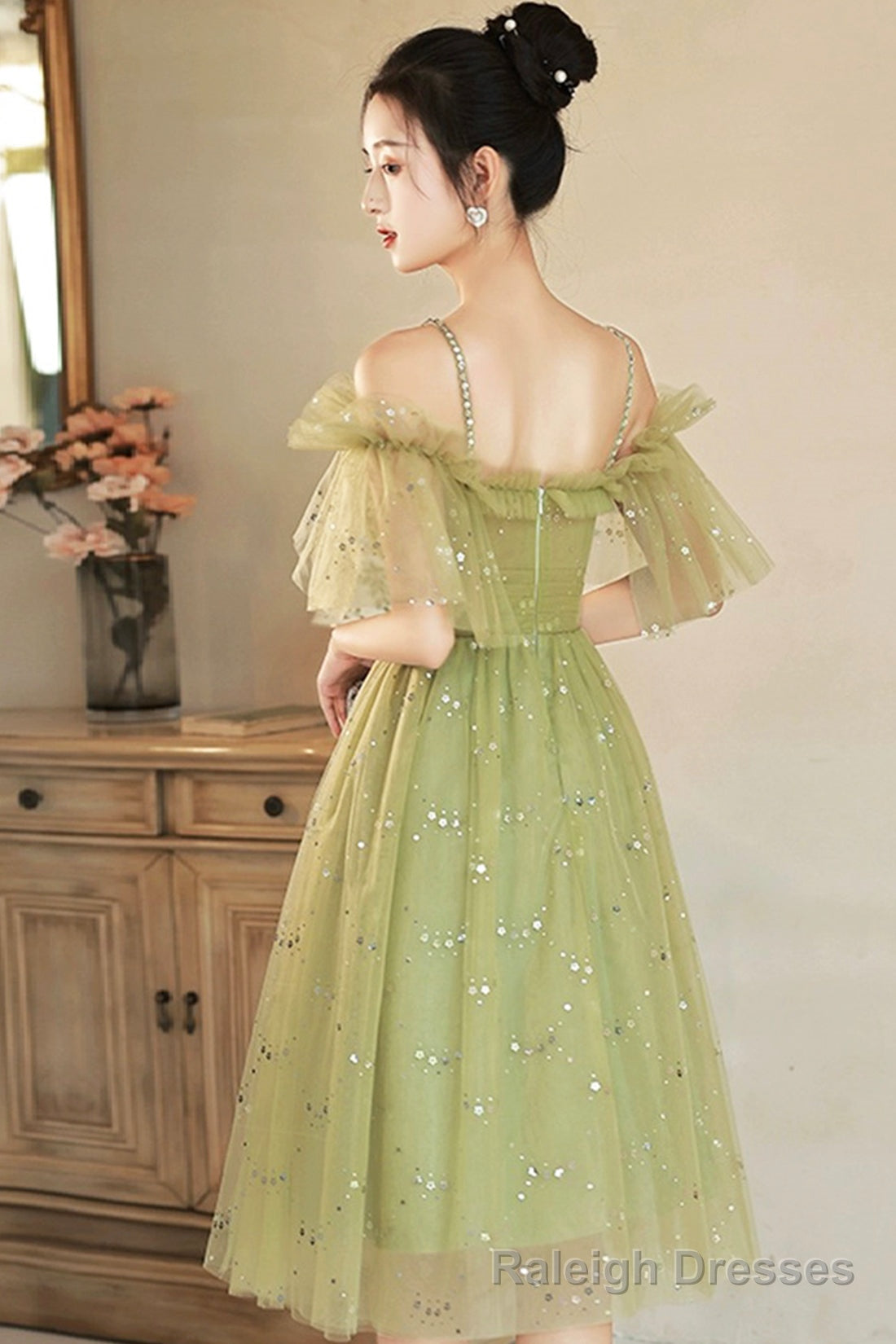 Green Spaghetti Strap Tulle Short Prom Dress, Charming Knee Length A Line Prom Dress
