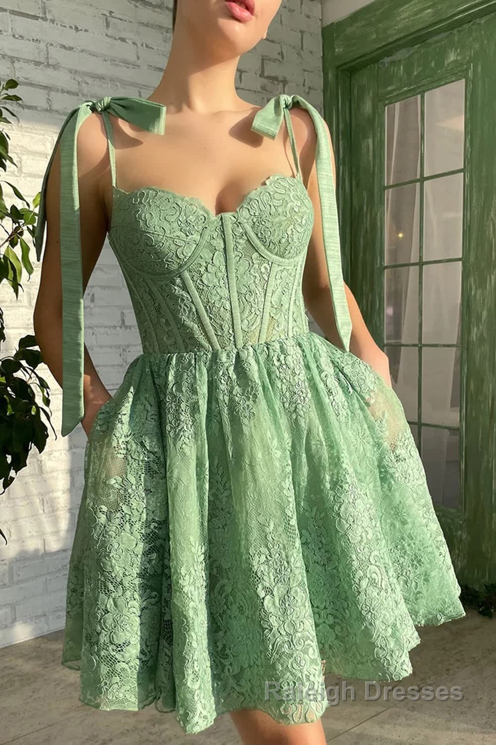 Green Sweetheart Homecoming Dress with Appliques Main image
