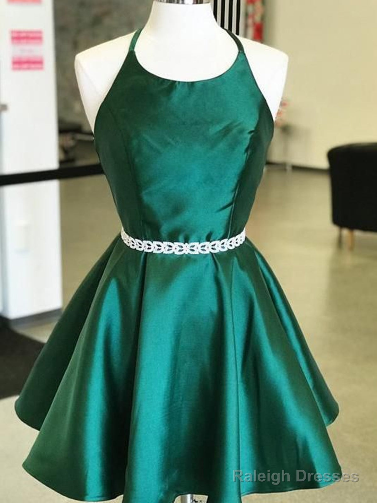 Halter Neck Short Emerald Green Prom Dress Short Green Prom Homecoming Graduation Dress