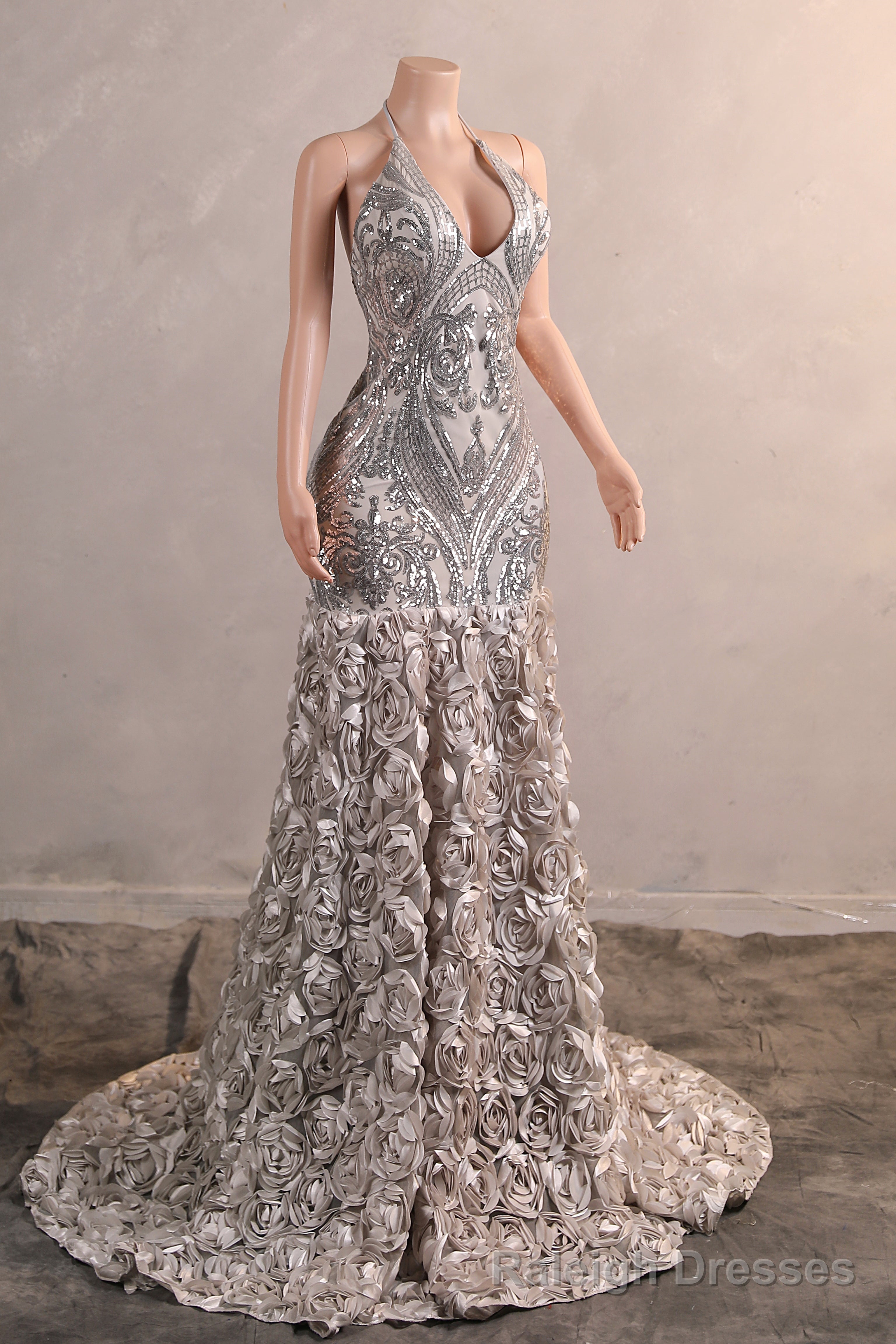 Halter Sequins Mermaid Dress Off Shoulder Deep V Neck Prom Gown Sexy Backless Long Train Prom Prom Prom Gown