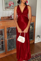 Halter V-Neck Prom Dresses Pleated Satin Sleeveless Long Prom Party Dress