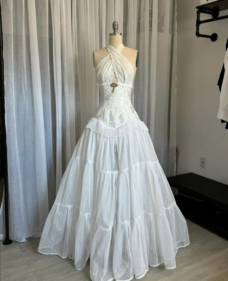 Halter Lace A-Line Occasion Dresses Prom Dresses Secondary image