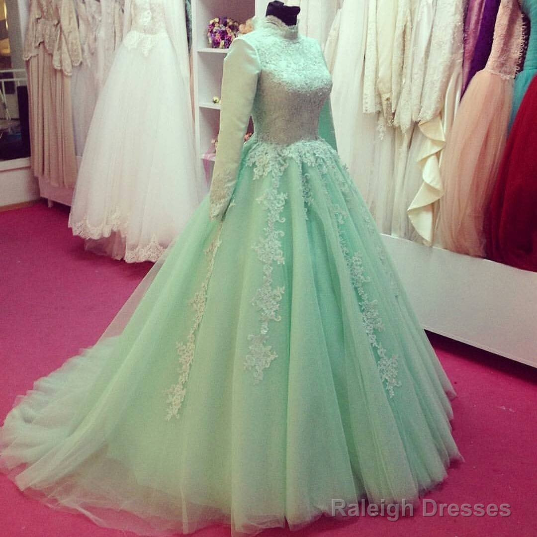High Neck Long Sleeves Muslim Arabic Wedding Dresses  Vintage Main image