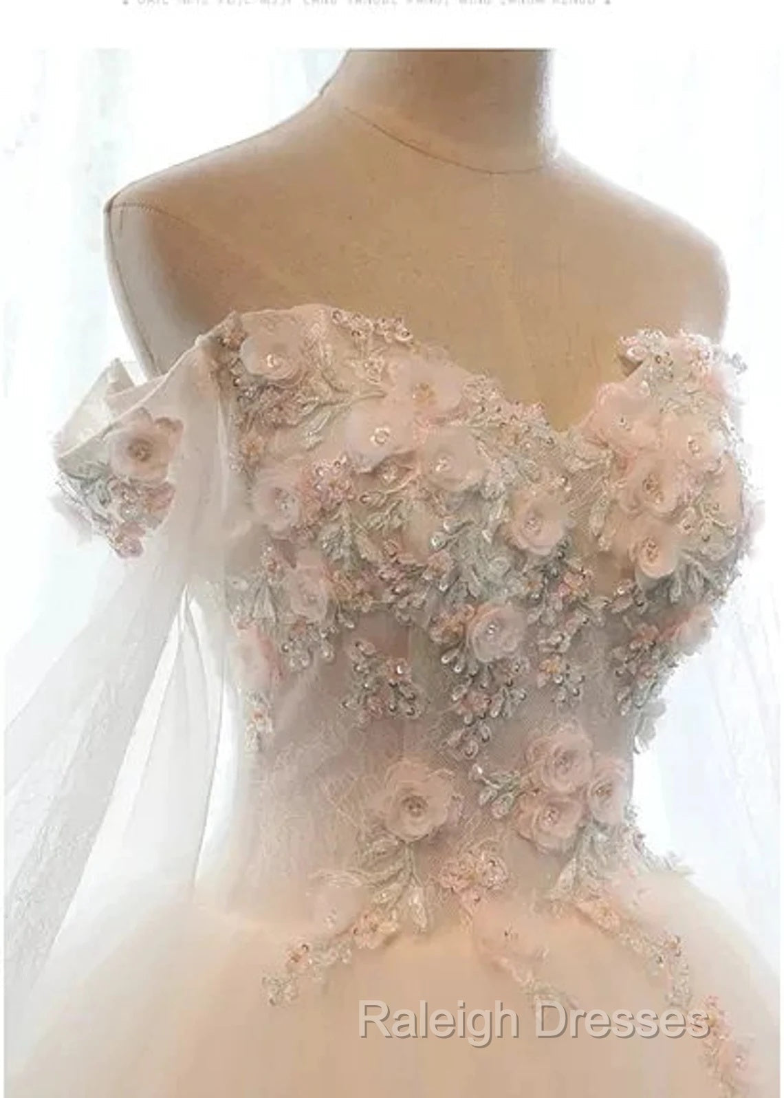 Ivory Flowers And Lace Applique Tulle Sweet 16 Dresses Long Prom Gown
