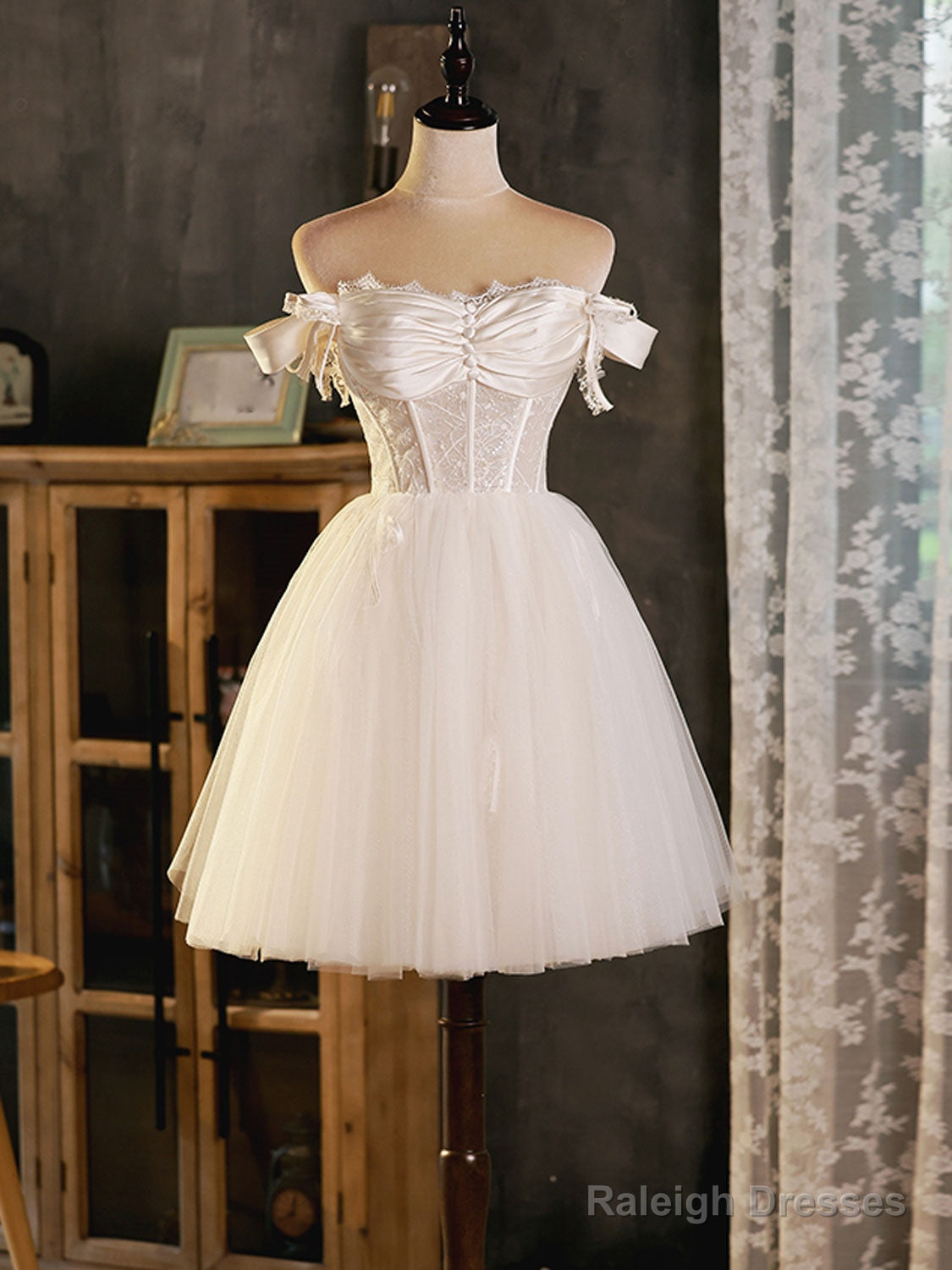 Ivory Sweetheart Neck Tulle Lace Short Prom Dress Tulle Homecoming Dress