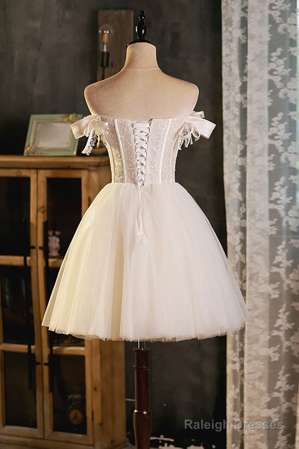 Ivory Sweetheart Neck Tulle Lace Short Prom Dress Tulle Homecoming Dress