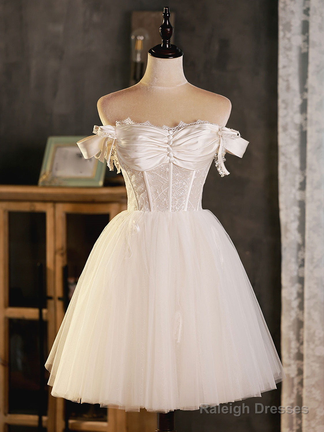 Ivory Sweetheart Neck Tulle Lace Short Prom Dresses Tulle Homecoming Dresses Main image