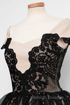 Knee-Length Cap Sleeves Homecoming Dresses With Black Lace