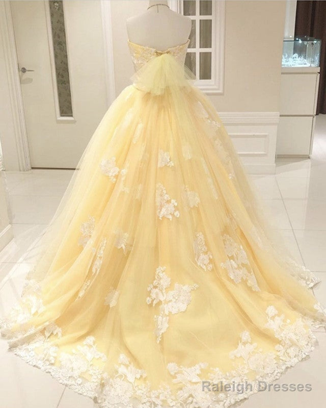 Lace Embroidery Tulle Ball Gown Strapless Dresses With Bow Sashes
