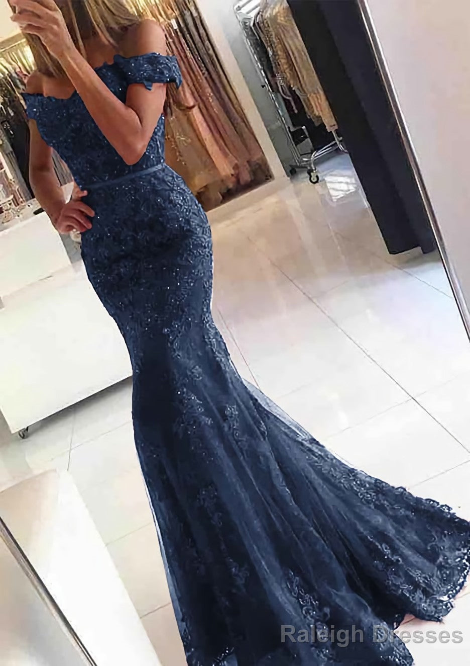 Lace Long/Floor-Length Trumpet/Mermaid Sleeveless Off-The-Shoulder Zipper Prom Dresses With Appliqued Beaded Secondary image