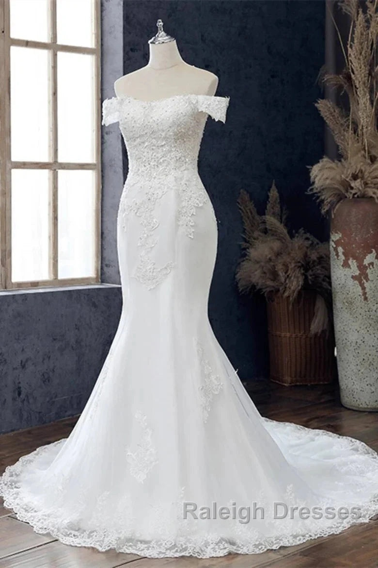 Lace Off-The-Shoulder Mermaid Wedding Dress Secondary image