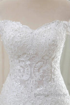 Lace Off-The-Shoulder Trumpet Long Wedding Dress