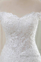 Lace Off-The-Shoulder Trumpet Long Wedding Dresses