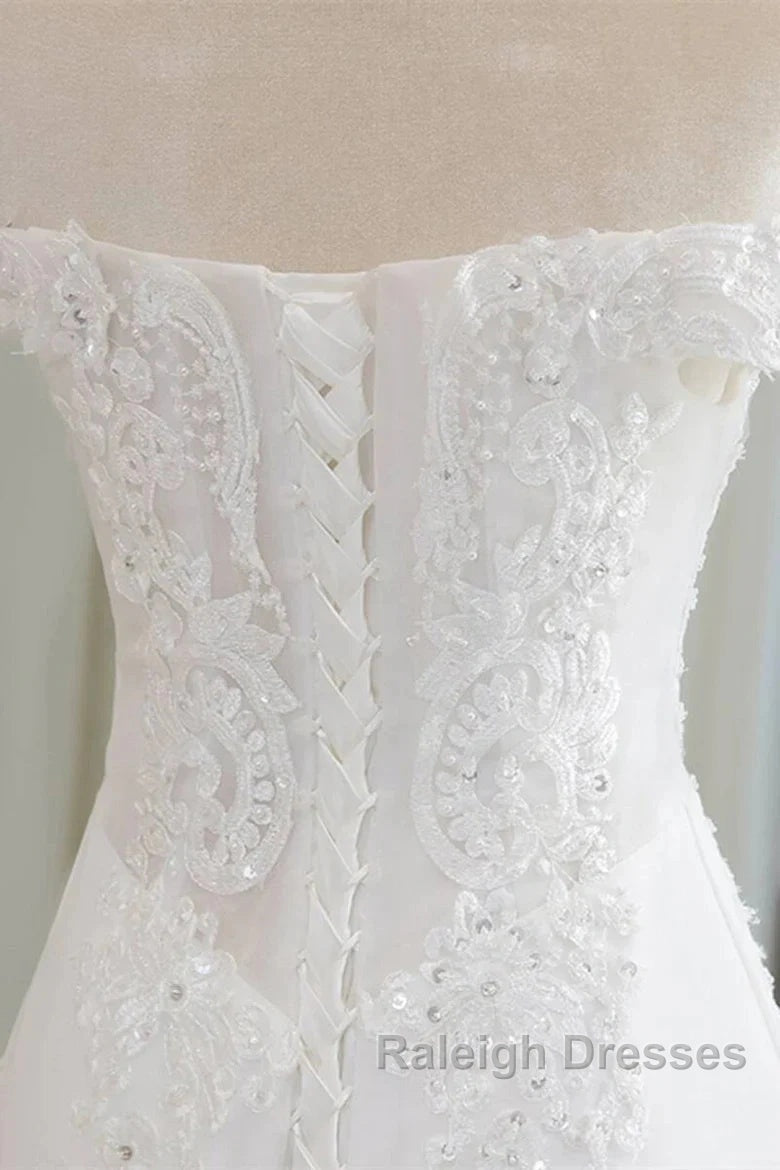 Lace Off-The-Shoulder Trumpet Long Wedding Dresses