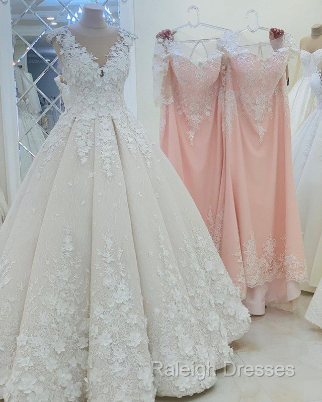 Lace Princess Wedding Dress Cap Sleeves Secondary image