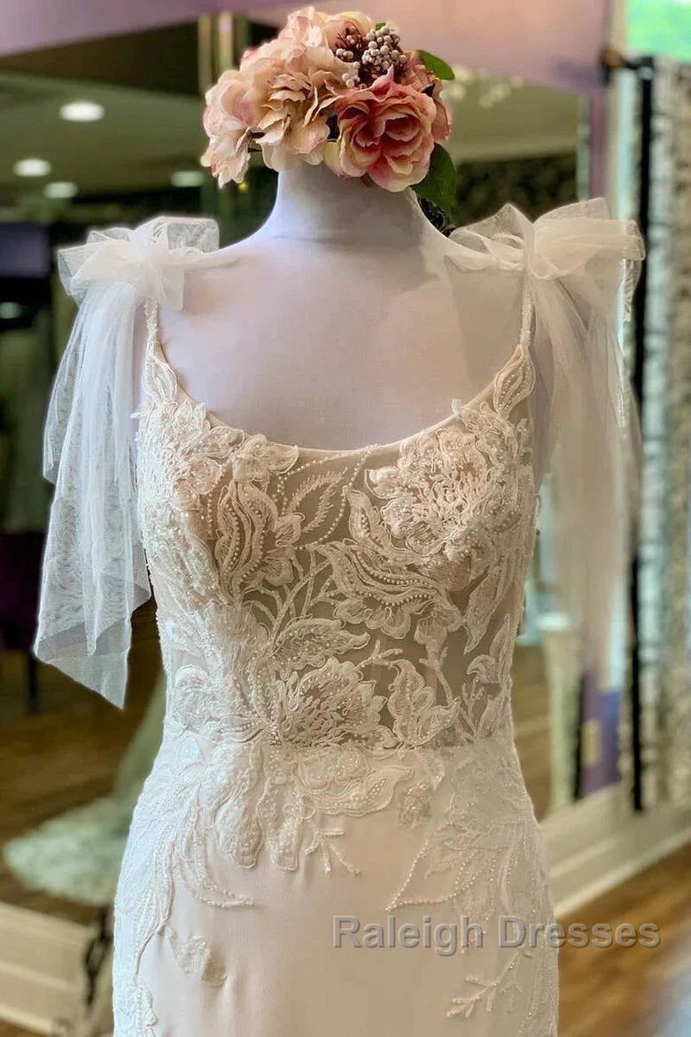 Lace Scoop Neck Backless Mermaid Long Wedding Gown