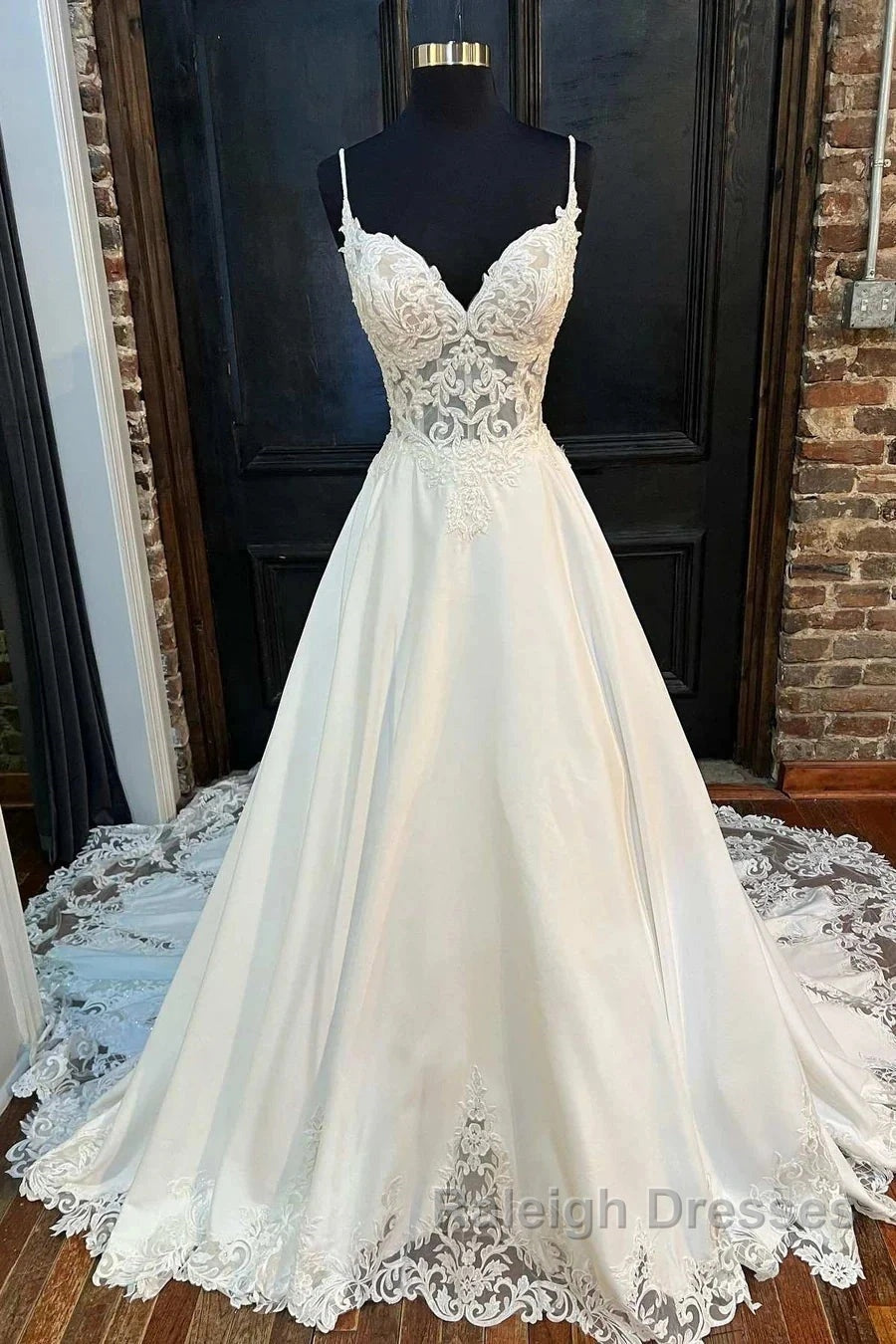 Lace Sweetheart Backless A-Line Wedding Dresses