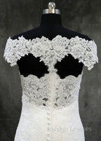 Lace Trumpet/Mermaid Sweep Train Off-The-Shoulder Wedding Dresses
