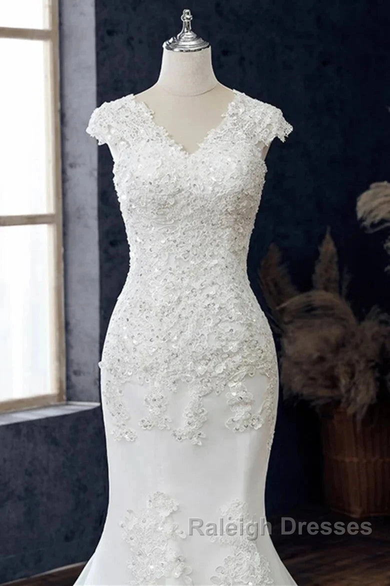 Lace V-Neck Cap Sleeve Trumpet Wedding Dresses
