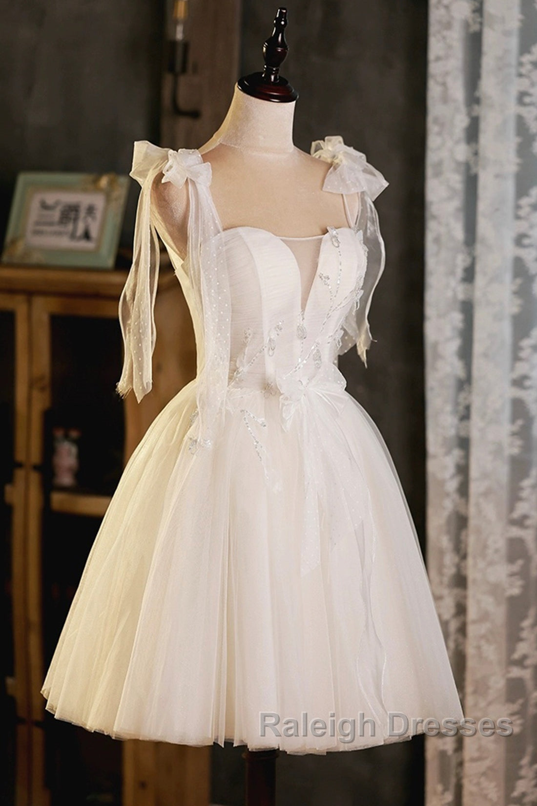 Light Champagne Spaghetti Strap Short Prom Dresses Cute A-Line Tulle Prom Dresses Secondary image