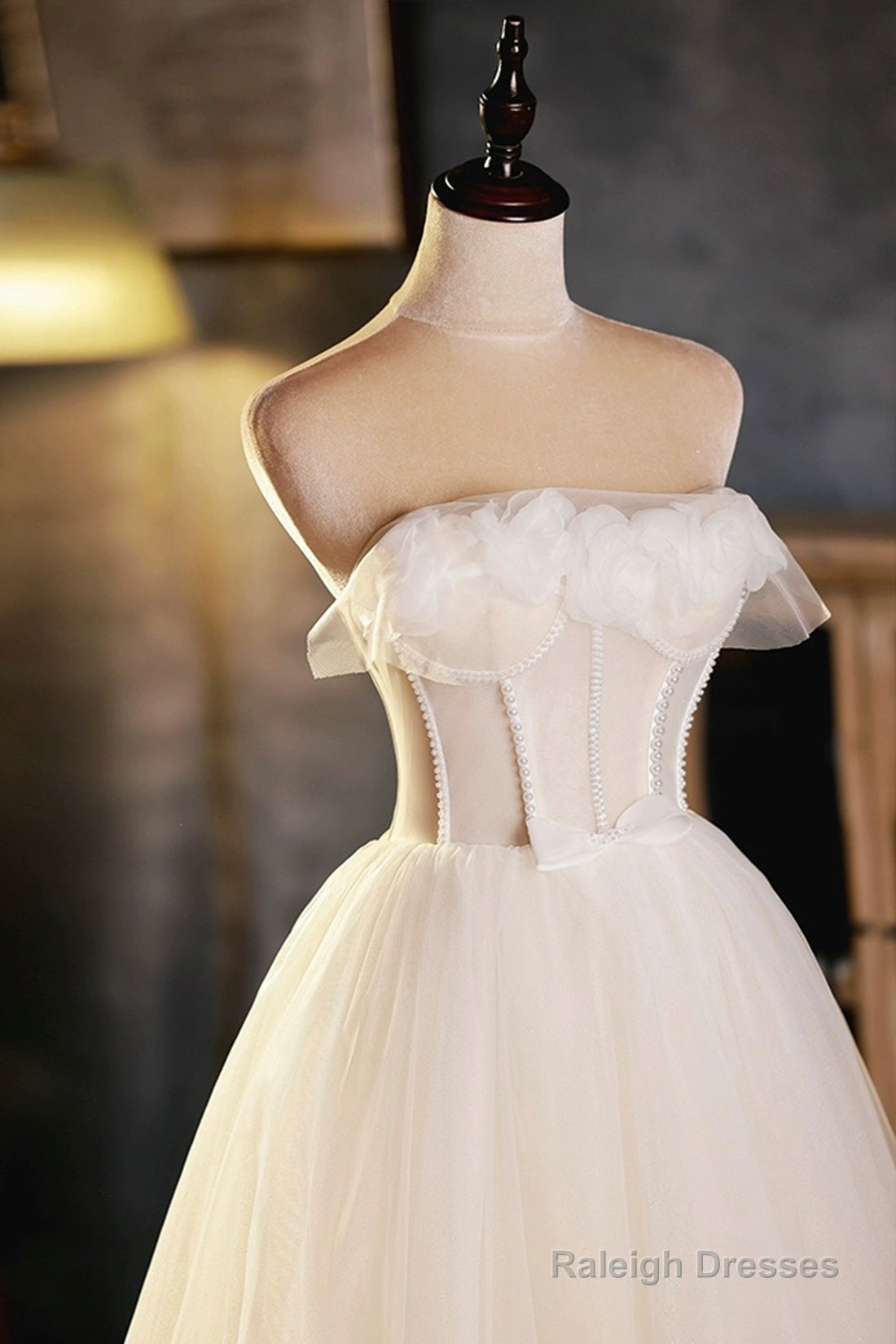 Light Champagne Strapless Tulle Short Prom Dresses With 3D Flowers Cute A-Line Prom Dresses Secondary image