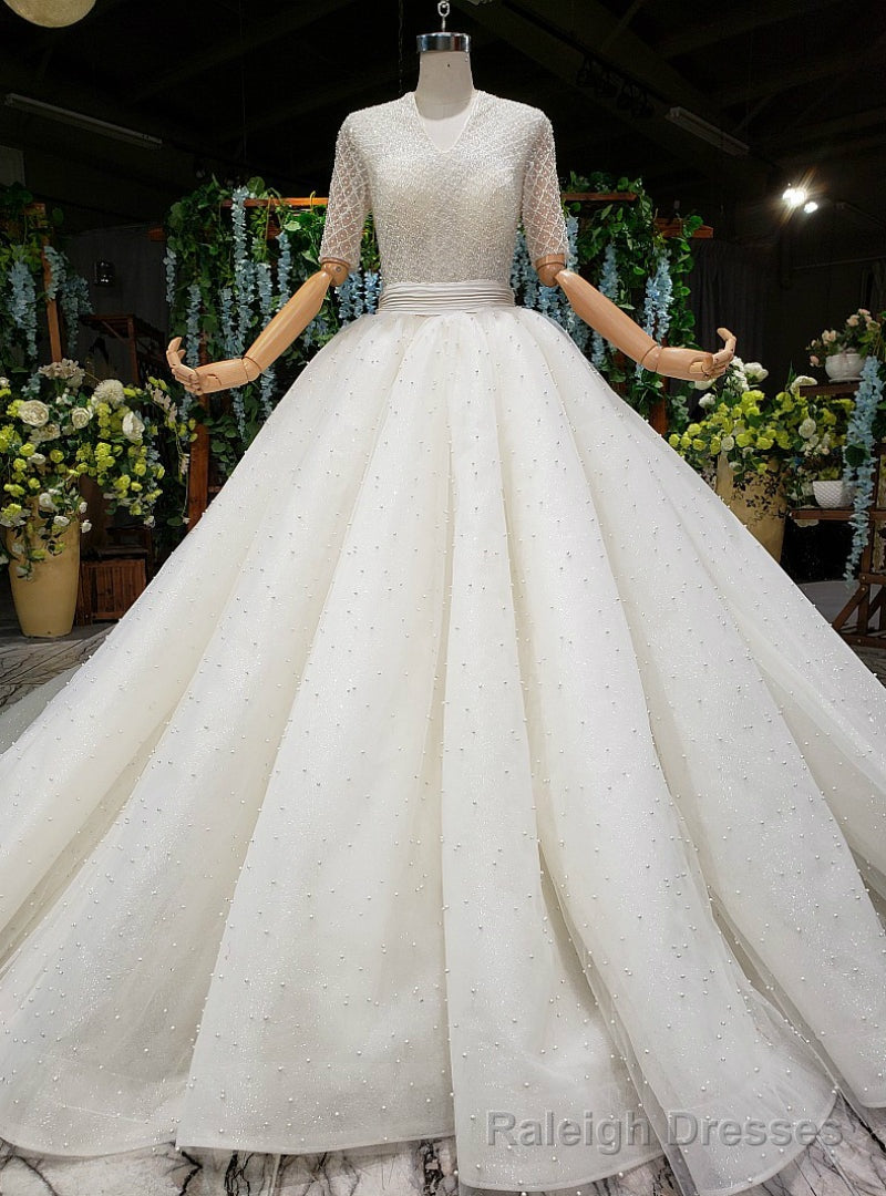 Light Champagne Tulle V-neck Short Sleeve Backless Wedding Dress With Pearls Main image