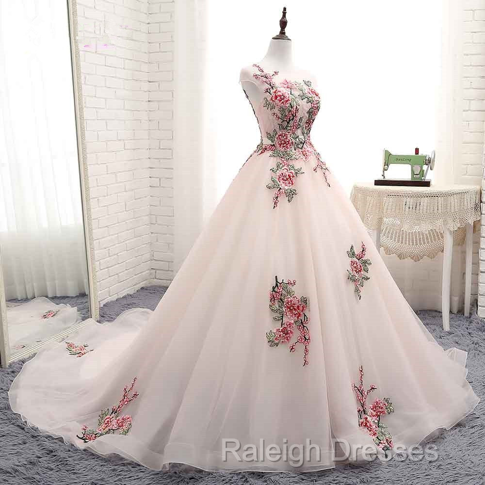 Light Pink Ball Gown Quinceanera Dresses With Flowers Embroidery Pink Tulle And Organza Prom Dresses