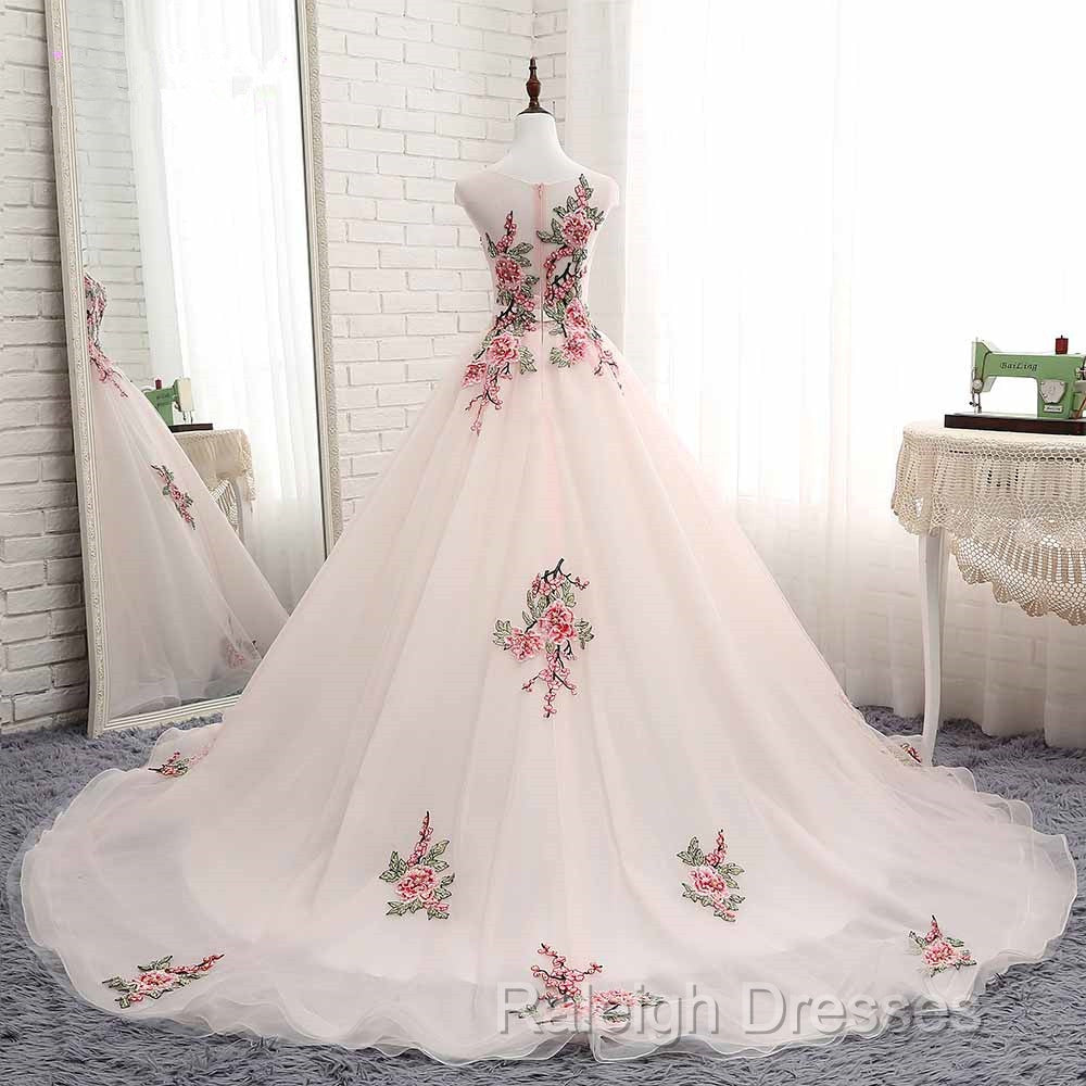 Light Pink Ball Gown Quinceanera Dresses With Flowers Embroidery Pink Tulle And Organza Prom Dresses