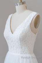 Long A-line Open Back V-neck Lace Tulle Wedding Dress