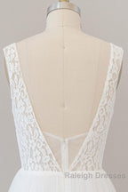 Long A-line Open Back V-neck Lace Tulle Wedding Dress
