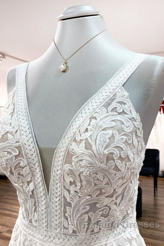 Long A Line Sleeveless Tulle Lace Appliques Open Back Wedding Dress