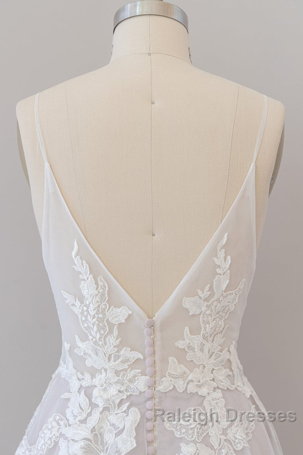 Long A Line Spaghetti Strap Lace Appliques Tulle Backless Wedding Dresses