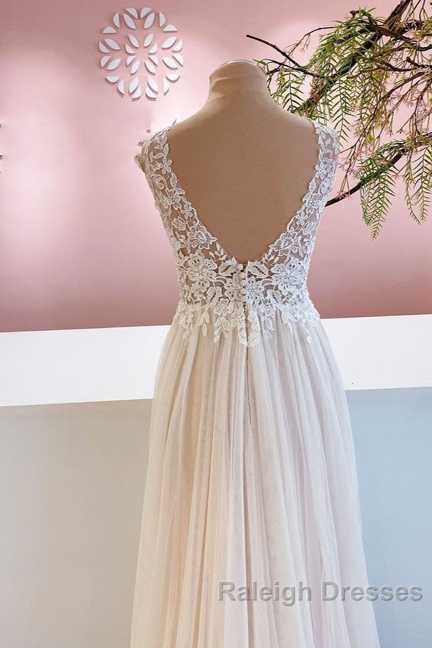 Long A Line Sweetheart Tulle Backless Wedding Dresses With Floral Lace