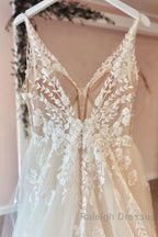 Long A Line Tulle Appliques Lace Spaghetti Straps V Neck Backless Wedding Dresses